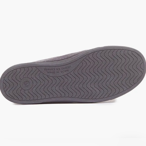 ChildrenChic Corduroy Sneakers in Grey sz 6.5 toddler (runs small) w/velcro - Picture 3 of 6